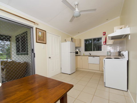 Charleville Bush Cottage - ACT Tourism 3