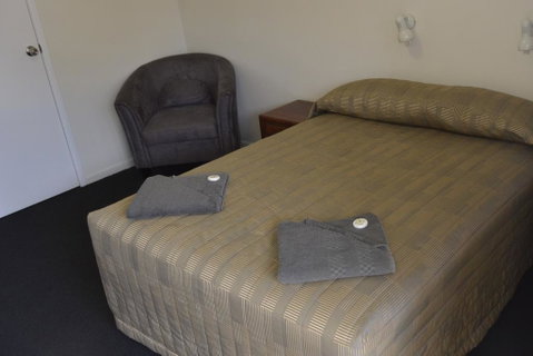 Charleville Waltzing Matilda Motor Inn - ACT Tourism 3