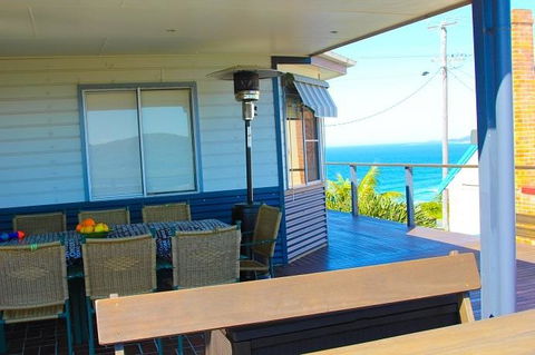 Charm Cottage, 58 Skyline Crescent - ACT Tourism 2