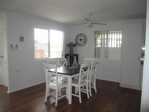 Charming Beach House - ACT Tourism 2