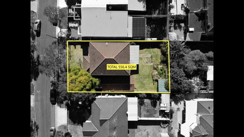 Charming Home In Sydney - ACT Tourism 3