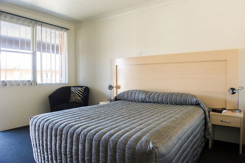 Cherry Blossom Motor Inn - ACT Tourism 2