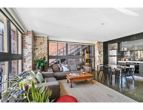 Chic Warehouse Apartment In Hipster, Foodie Hub - ACT Tourism 0