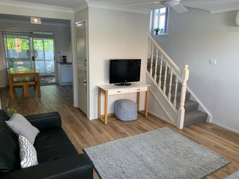 Chilli Reef At Fingal Bay - ACT Tourism 0