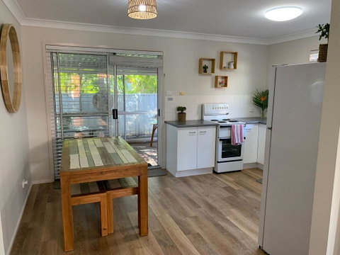 Chilli Reef At Fingal Bay - ACT Tourism 3