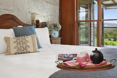 CHRISTOPHERS COTTAGE - ACT Tourism 0