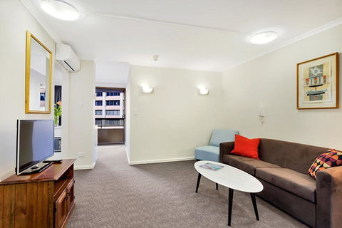 City Apartment At College St - ACT Tourism 1