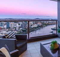 City Sky Home in Africa - River  Story Bridge Views - ACT Tourism