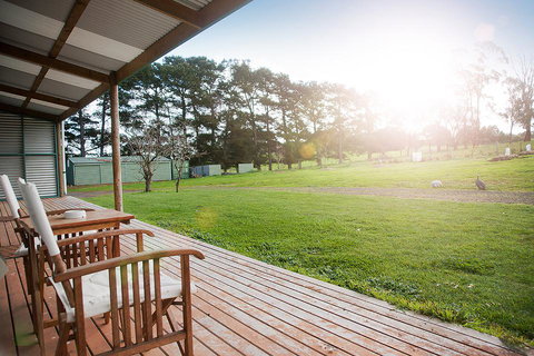 Clarendon Chalets - ACT Tourism 2