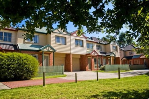 Classic Queen Room 2 In Oakleigh - ACT Tourism 2