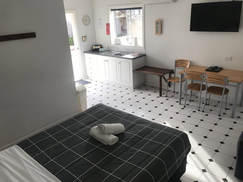 Clearwater Motel Apartments - ACT Tourism 2