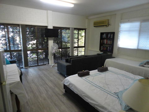 Cleveland B&B - Private Studio Room - ACT Tourism 2
