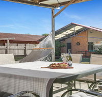 Cleveland Place - walk to beach and shops - ACT Tourism