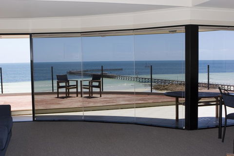 Cliff House Beachfront Villas - ACT Tourism 1