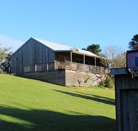 Clifton Beach Lodge - ACT Tourism