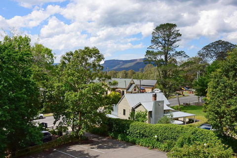 Cloudsong Chalet 1 - Close To The Village Centre! - ACT Tourism 1