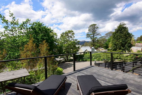Cloudsong Chalet 1 - Close To The Village Centre! - ACT Tourism 2