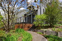 Cloudsong Chalet 2 - Close to the village centre