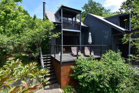 Cloudsong Chalet 3 - Close To The Village Centre! - ACT Tourism 0