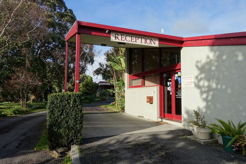 Coal Creek Motel - ACT Tourism 1