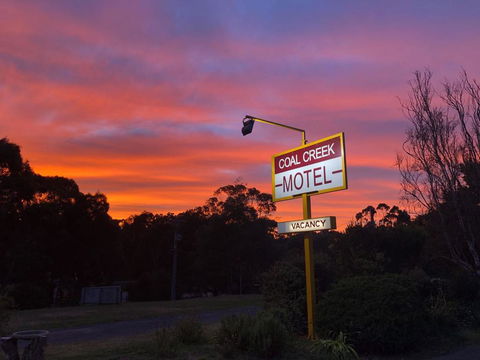 Coal Creek Motel - ACT Tourism 2