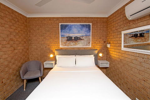 Coast Inn Motel - ACT Tourism 3