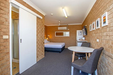 Coast Inn Motel - ACT Tourism 2