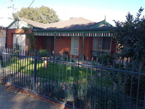Cobram Cottage - ACT Tourism 0