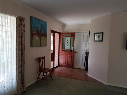 Cobram Cottage - ACT Tourism 2
