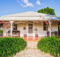 Cockfighters Ghost Vineyard Accommodation - ACT Tourism