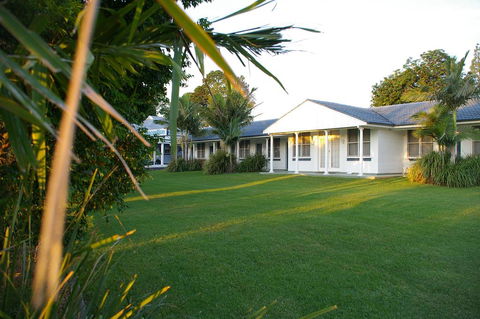 Colonial Court Motor Inn - ACT Tourism 1