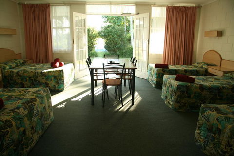 Colonial Court Motor Inn - ACT Tourism 2