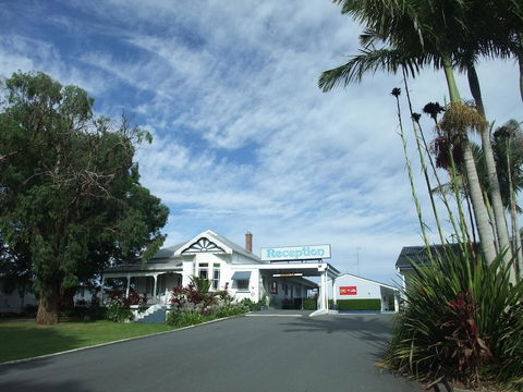 Colonial Court Motor Inn - ACT Tourism 0
