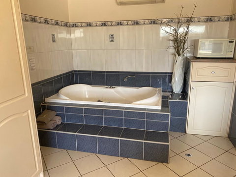 Comfort Inn & Suites Augusta Westside - ACT Tourism 2