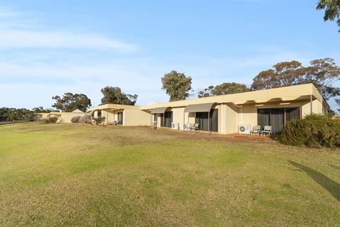 Comfort Inn & Suites Riverland - ACT Tourism 3