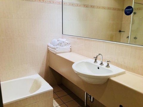 Comfort Inn Bushman's - ACT Tourism 1