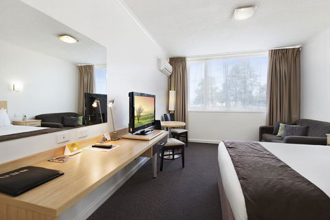 Comfort Inn Capital Horsham - ACT Tourism 1