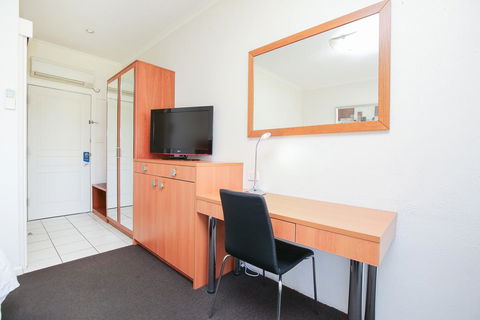 Comfort Inn Deakin Palms - ACT Tourism 1