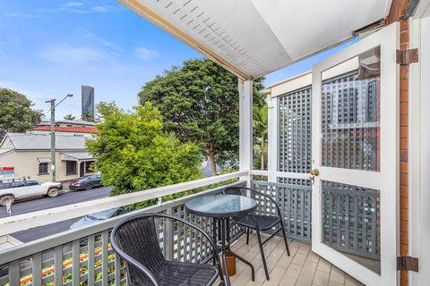 Comfort Inn Spring Hill Terraces - ACT Tourism 1