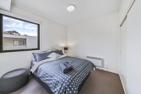 Comfy 2BR Suite Near Flemington Races, FREE Parking - ACT Tourism 0