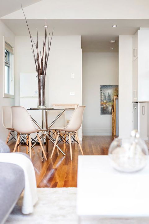 Complete Host Richmond Townhouse Collection - ACT Tourism 3