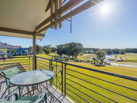 Condo 108 @ Horizons Resort & Golf, Stunning Course + Lake Views - ACT Tourism 0