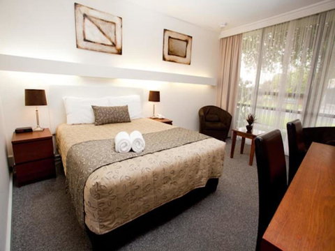 Connells Motel & Serviced Apartments - ACT Tourism 2
