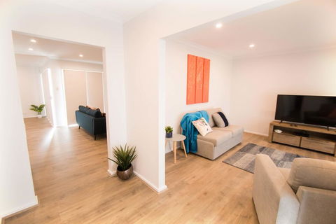 Contemporary Esprit With River Reserve Access - ACT Tourism 1