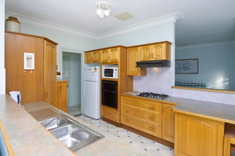 Cook St 4 - Salamander Bay - ACT Tourism 3