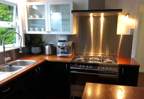 Cool Green Queenslander - Noosaville - ACT Tourism 2