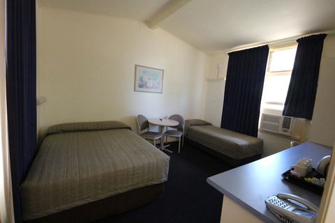 Coolabah Motel - ACT Tourism 2