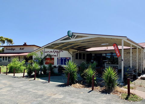 Coonalpyn Hotel - ACT Tourism 0