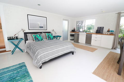 Corella Studio Apartment In Raffetys Resort - ACT Tourism 2