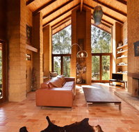 Corymbia Cottage - unique quirky private a guest favourite - ACT Tourism